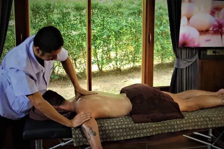 Unlock Relaxation: Swedish Massage Course in Bophut