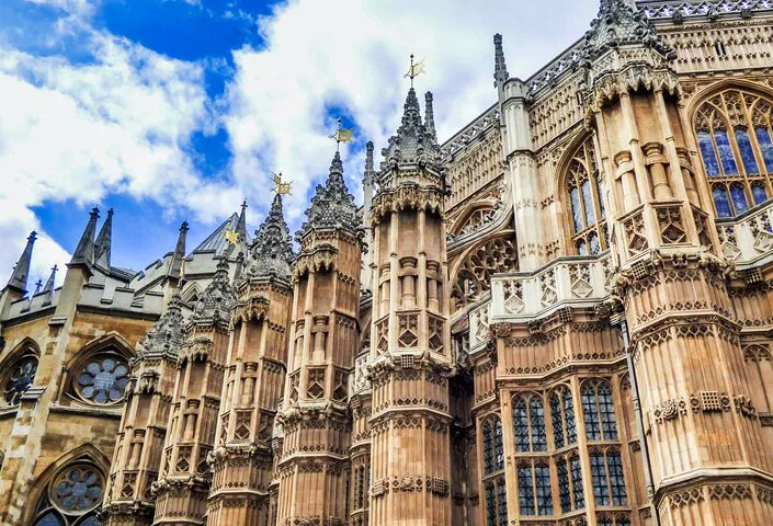 Uncover London's Secrets: A Self-Guided Historical Adventure