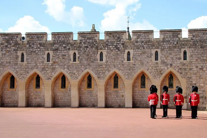 Windsor Castle: Private Car Visit from London