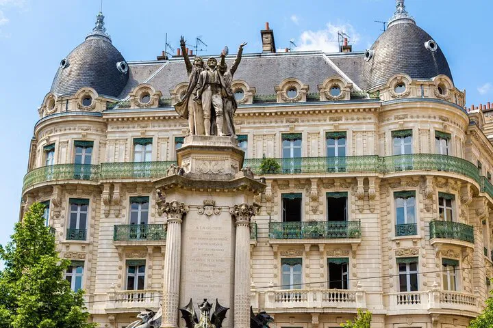 Grenoble in a Flash: Uncover the City's Secrets in 60 Minutes!