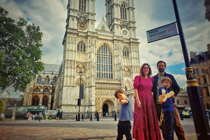 London Black Cab Tour: History & Sightseeing Adventure