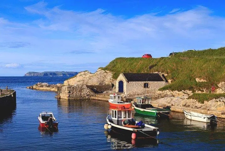 Unforgettable Giants Causeway Private Tour: Northern Ireland's Majestic Wonders Await!