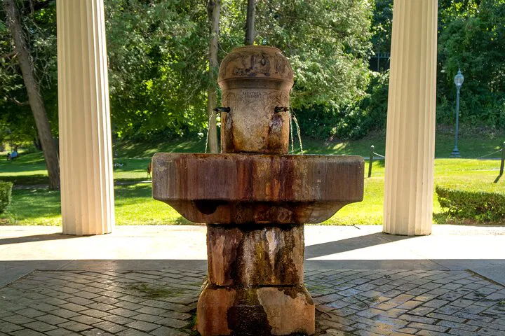 Uncover Saratoga's Secrets: A Smartphone Audio Adventure