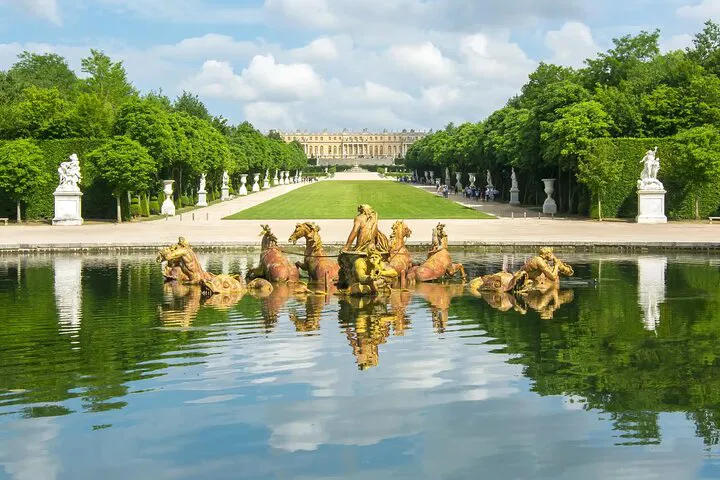 Versailles Palace Small Group Tour: Gardens & Royal Access