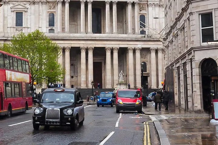 Uncover London's Literary Secrets: Fleet Street Audio Adventure