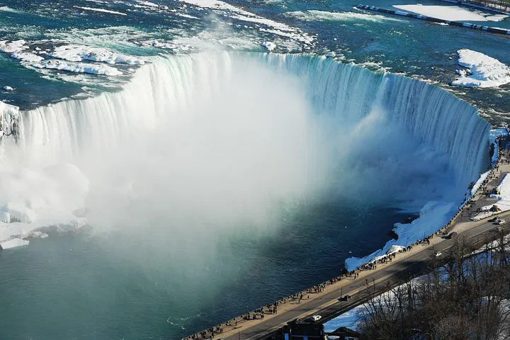 Niagara Falls Autumn Spectacle: A Toronto Day Tour