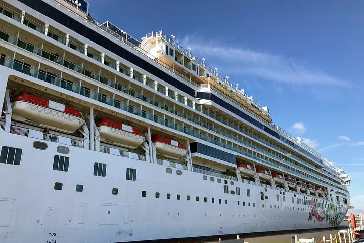 Stress-Free Cruise & Airport Transfers: Tilbury to Stansted