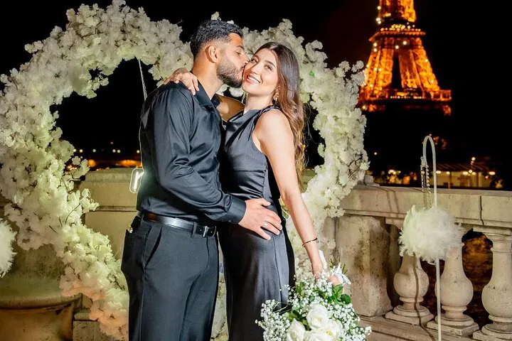 Parisian Nights: Capture the City of Lights in Stunning Photos