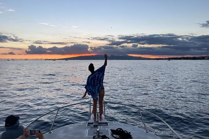 Waikiki Sunset Cruise: Dolphins, Views & Drinks!