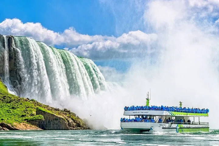 Niagara Falls: Maid of Mist & Cave of Winds Tour