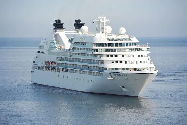 Stress-Free Transfers: Heathrow to Southampton Port in Style