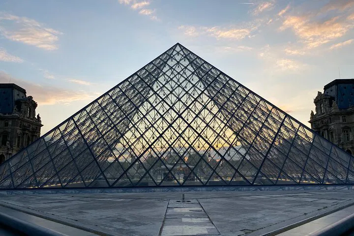 Unlock Louvre's Masterpieces: A Self-Guided Audio Adventure in Paris