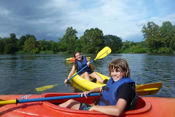 Glide Through Luray: Kayak the Scenic Shenandoah River