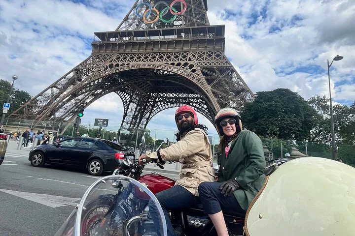 Paris Sidecar Tour: See Top Sights in 1 Hour!
