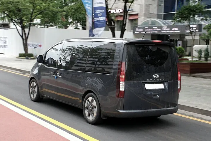 Stress-Free Newark Airport Round Trip: Private Transfer to Randolph