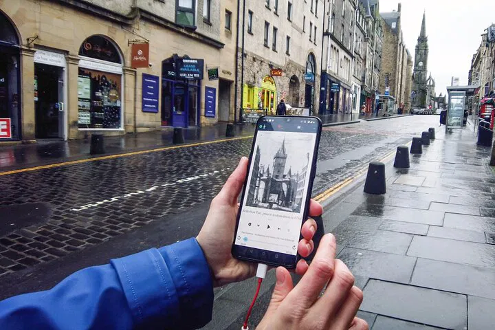 Uncover Edinburgh's Architectural Tales: A Self-Guided Old Town Audio Adventure