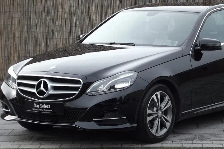 Stress-Free Belfast to Dublin Private Transfer: Ride in Style