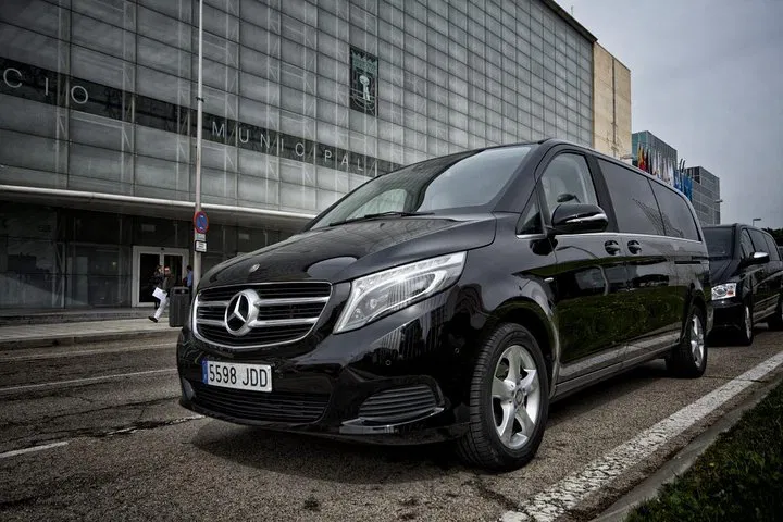 Stress-Free Arrival: Private Transfer from Genoa Airport to Your Destination