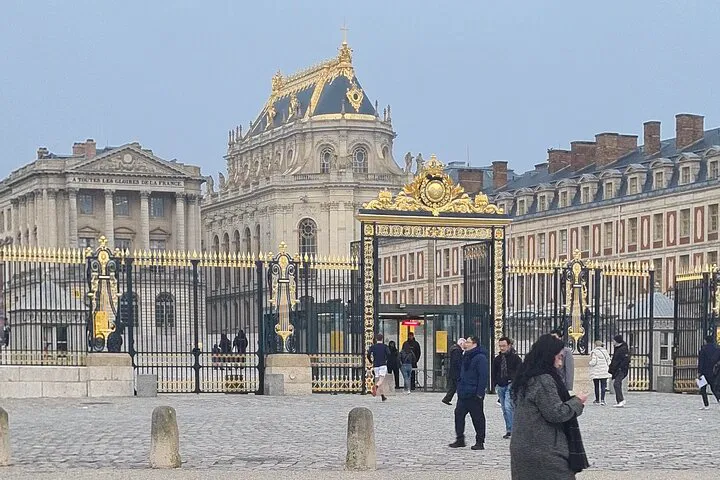 Stress-Free Disneyland Paris Transfer: Private & Eco-Friendly!