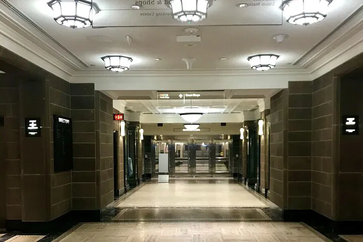 Toronto's PATH: Underground City Walking Tour