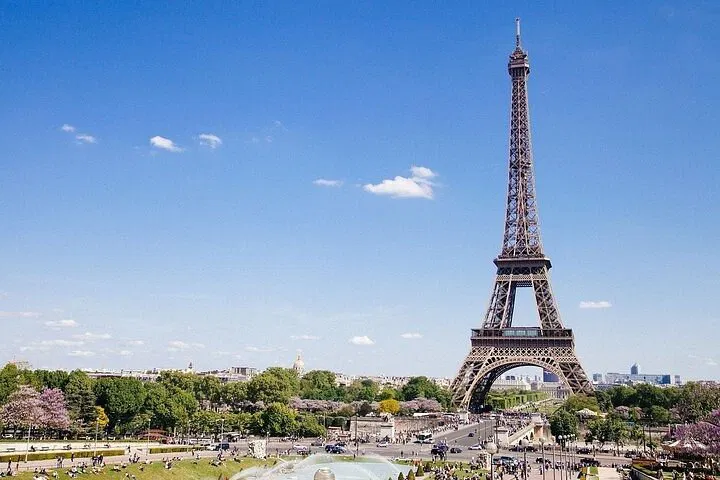 Parisian Charm: Exclusive Private Day Trip from Rouen for Your Group