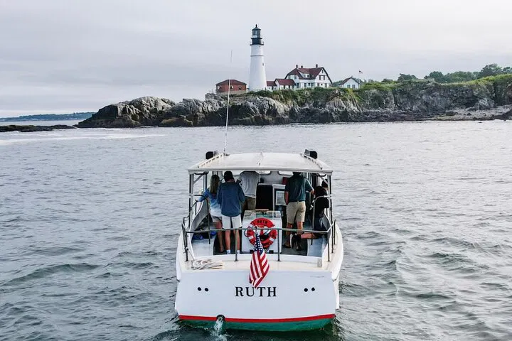 Portland Lighthouse Cruise: Coastal Views & History