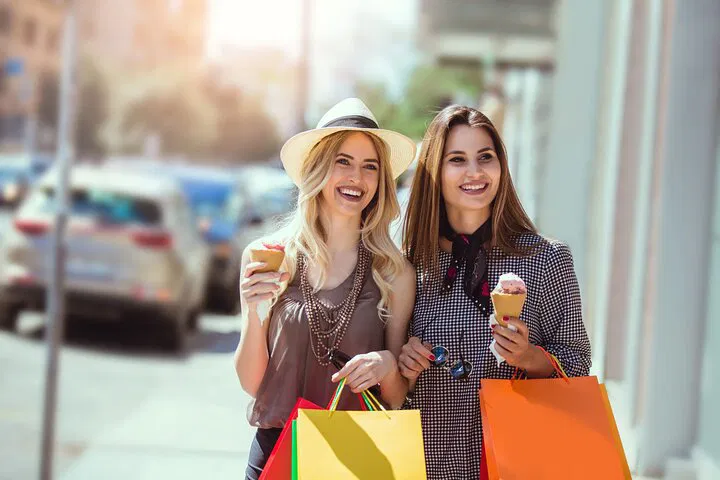 Luxury Shopping Getaway: Private Tour to Cheshire Oaks from Liverpool