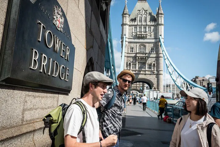 Royal London Unveiled: Tower Bridge & Westminster Walking Adventure