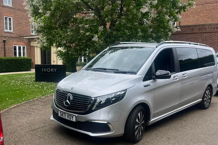 Elevate Your Journey: Private Luxury Airport Transfers in Style