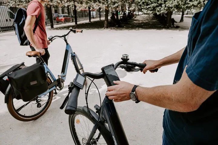 Glide Through Paris: Electric Bike Adventure!