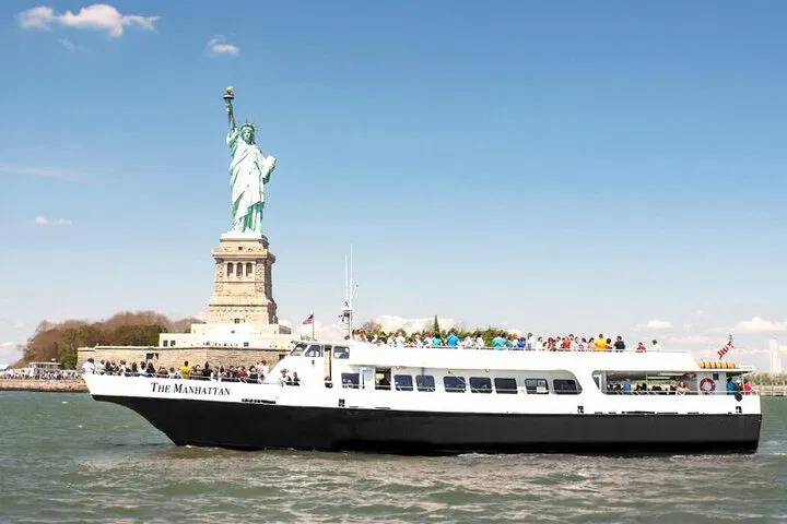 NYC Land & Sea Adventure: Liberty Cruise & Manhattan Walking Tour!