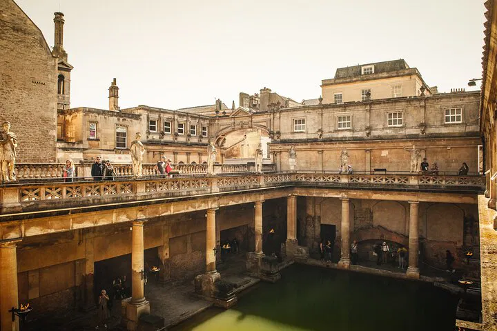 Uncover Royal History: 2-Day Windsor, Stonehenge, Bath & Oxford Adventure