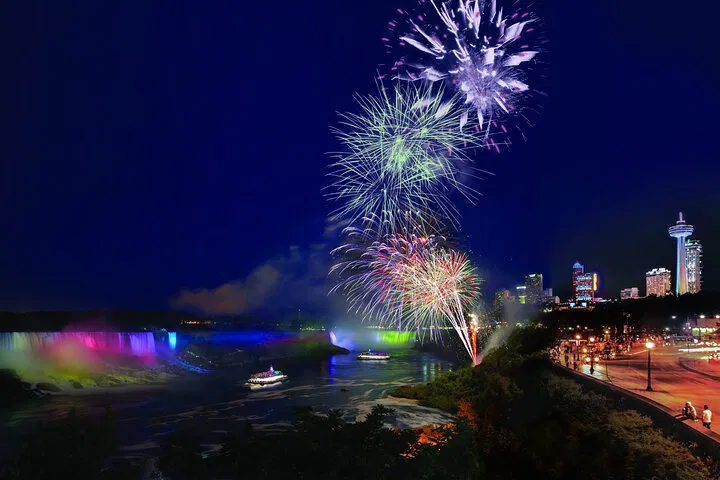 Niagara Falls Night Tour: Fireworks, Illumination & Private Luxury!