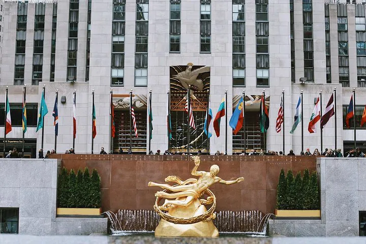 Unlock Midtown Manhattan: A Semi-Private Walking Adventure