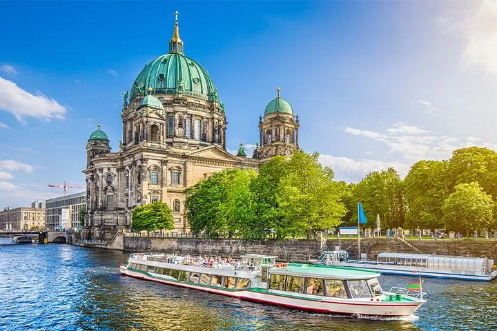 Berlin: Ancient Ruins & Monument Tour Package