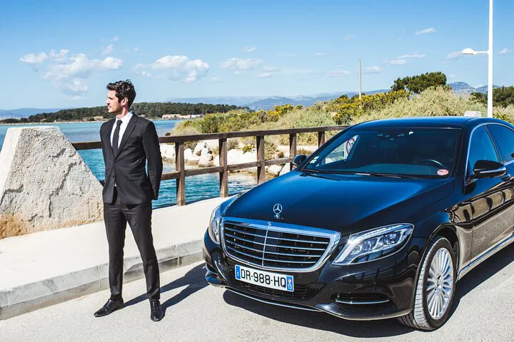 Provence Personalized: Your Exclusive Chauffeur-Driven Day Trip