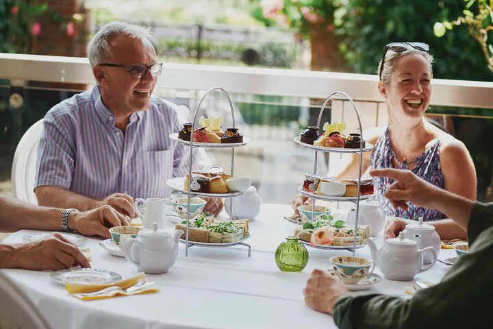 Royal High Tea: Stroll, History & Splendor at Kensington Palace Gardens