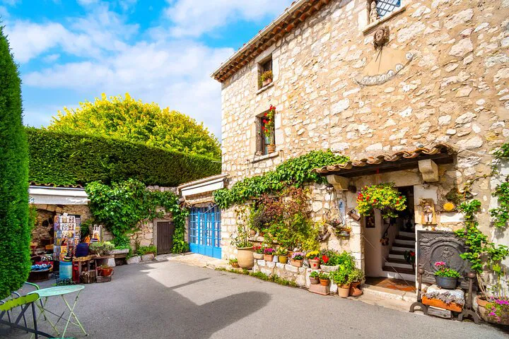 Unveiling Provence: A Half-Day Private Village & Perfume Tour