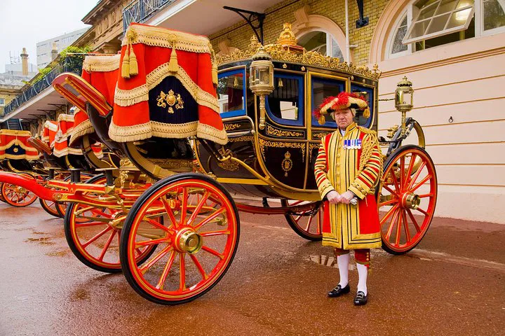 Royal Carriage Collection: Explore Buckingham Palace's Royal Mews