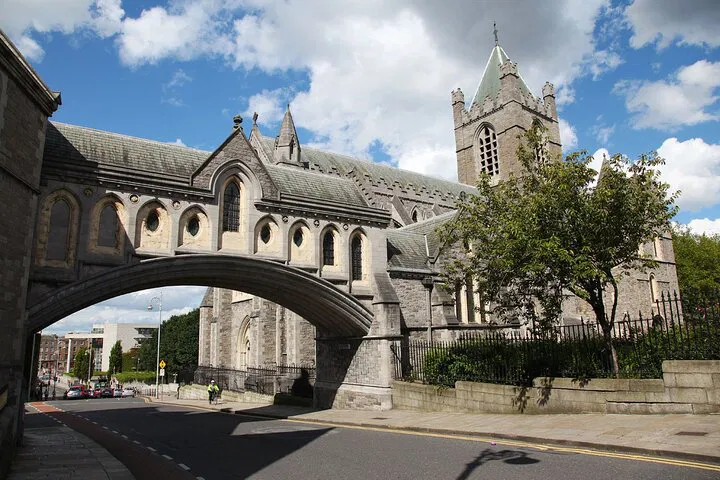 Dublin's Songs & Heritage: Private Walking Tour