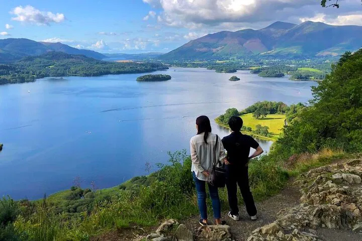 Unveiling Lake District's Gems: A Ten Lakes Full-Day Expedition