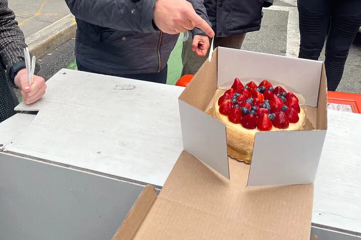 NYC Culinary Journey: Iconic Foods of the Lower East Side & Little Italy