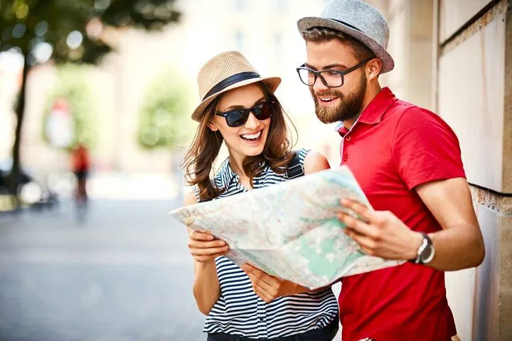 Manchester's Romantic Stroll: A Couple's Walking Tour