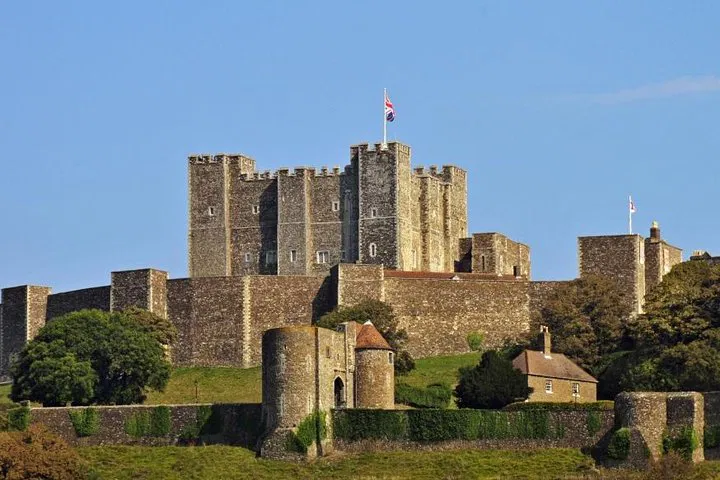 Unveiling History: Private London to Dover Cruise with Dover Castle Visit