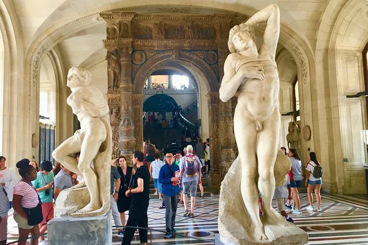 Louvre Private Tour: Tailored Art Adventure w/ Hotel Pickup