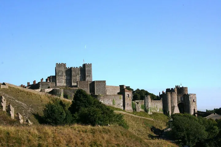 London to Dover: Castle & Cruise Transfer Adventure!