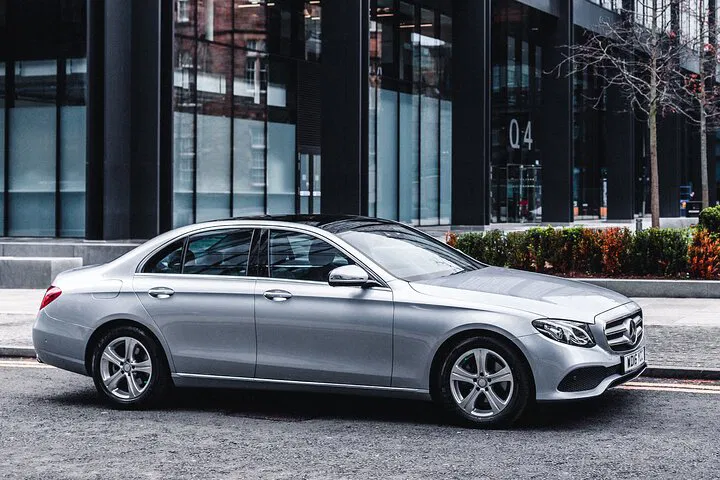 Luxury Aberdeen-Edinburgh Transfer: Stress-Free Travel in Style