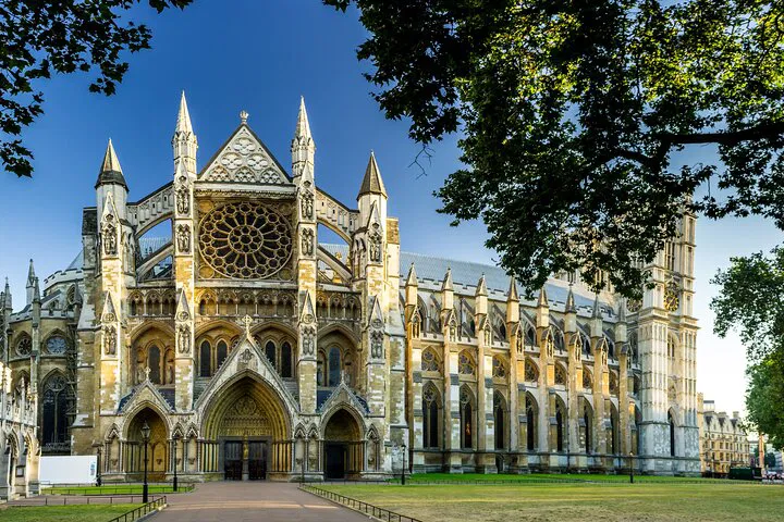Uncover Royal Secrets: Skip-the-Line Westminster Abbey Guided Tour!
