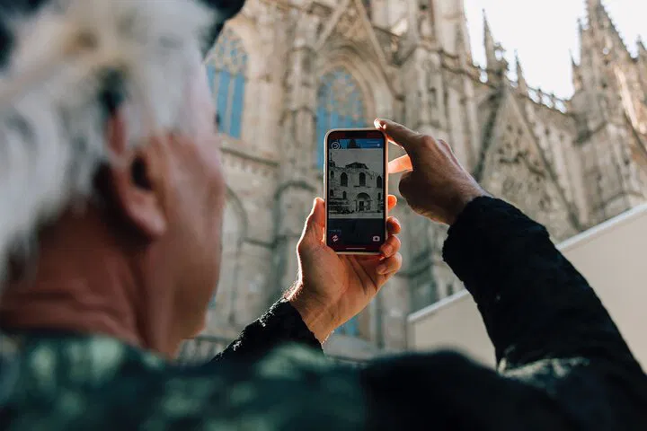 London Private Tour: Augmented Reality History!