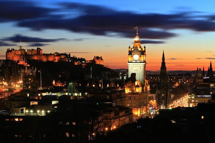Uncover Edinburgh's Secrets: A Personalized Walking Adventure